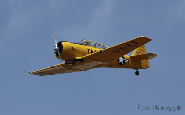 Airplane — photograph 22