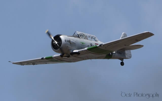 Airplane — photograph 23